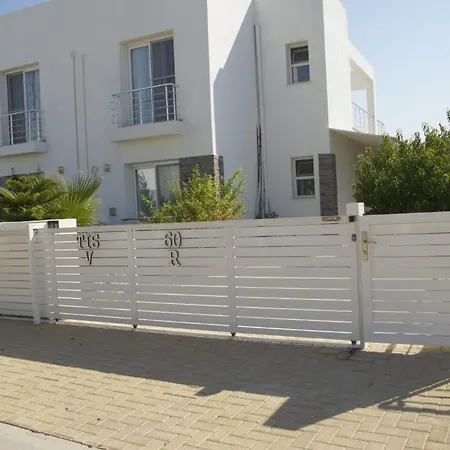 Трехкомнатные Апартаменты В Жилом Комплексе Caesar Beach D1 Flat2 Villa Boghaz